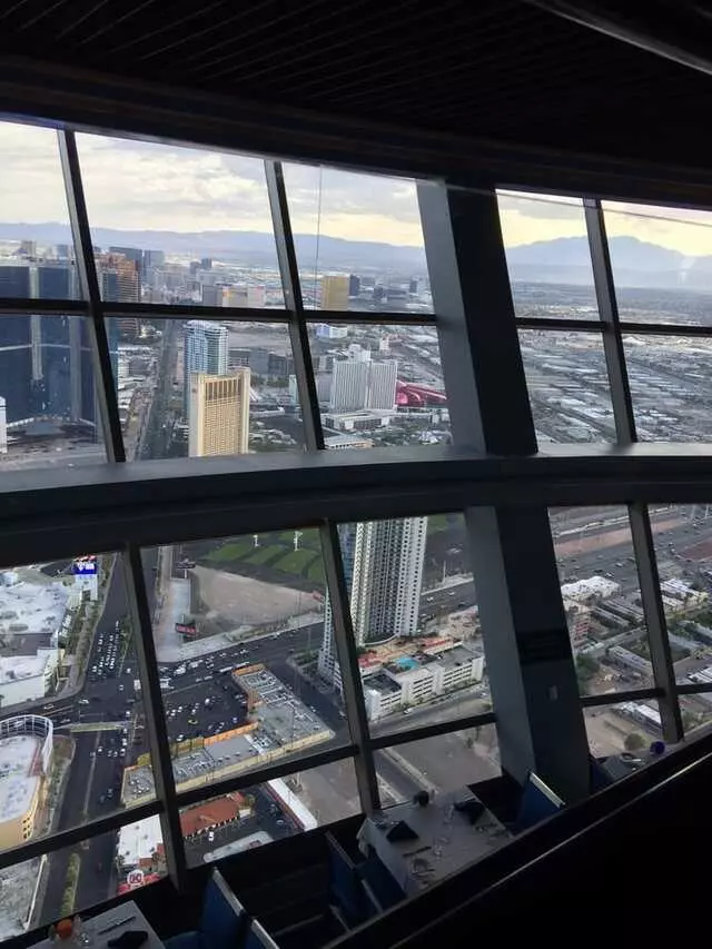 107 SkyLounge