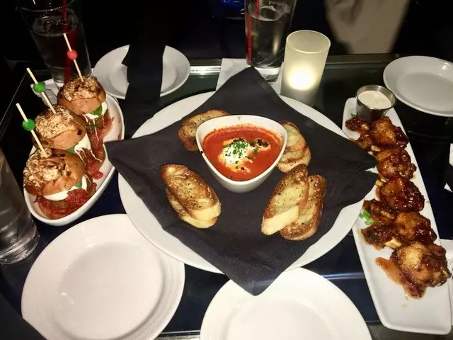 107 SkyLounge