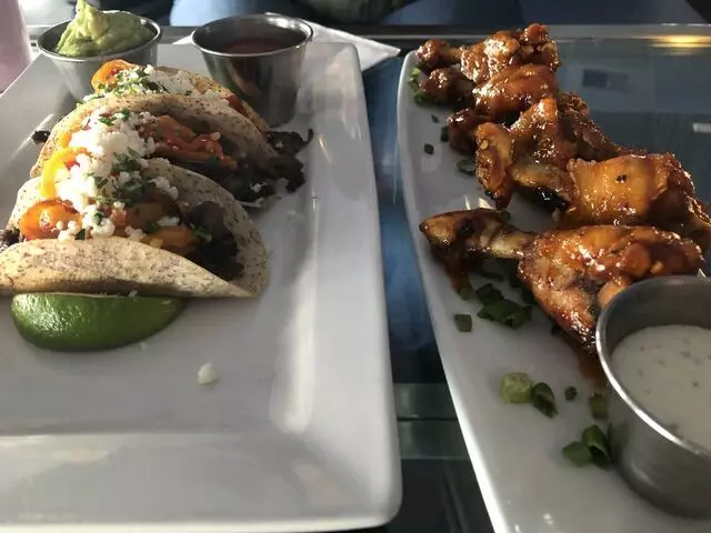 107 SkyLounge