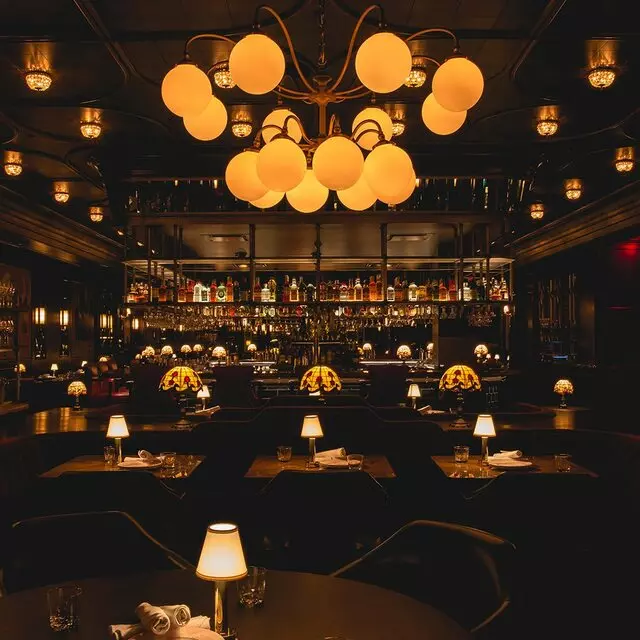 Bavette&apos;s Steakhouse & Bar
