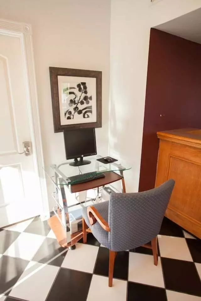 Aviation Inn