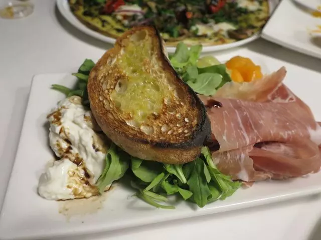 800 Degrees Neapolitan Pizzeria