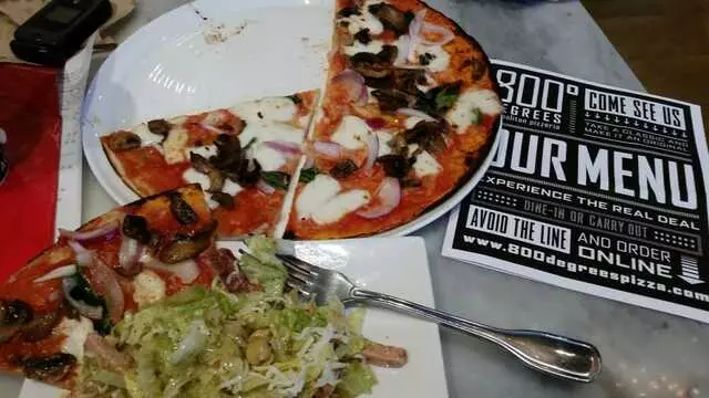 800 Degrees Neapolitan Pizzeria