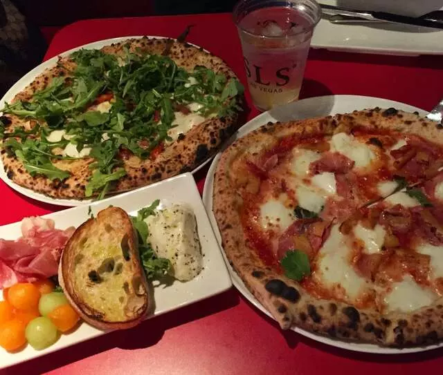 800 Degrees Neapolitan Pizzeria