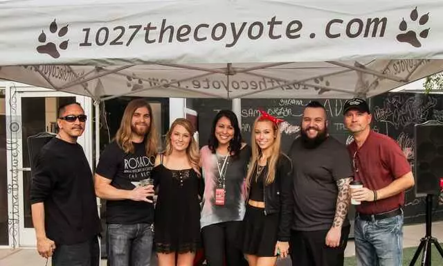 102.7 The Coyote KCYE-FM