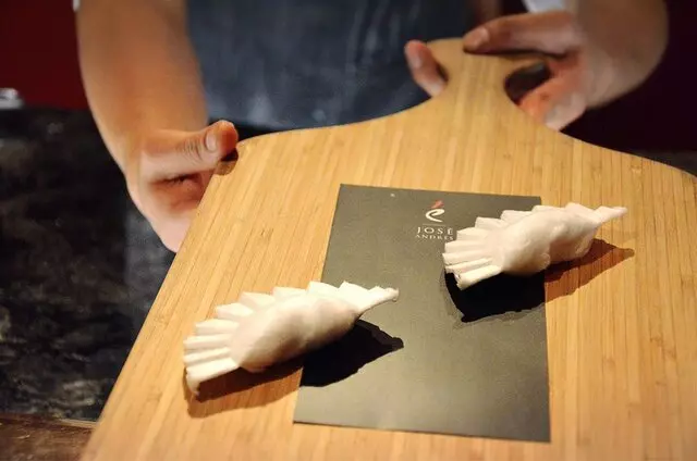 é by José Andrés