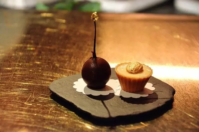 é by José Andrés