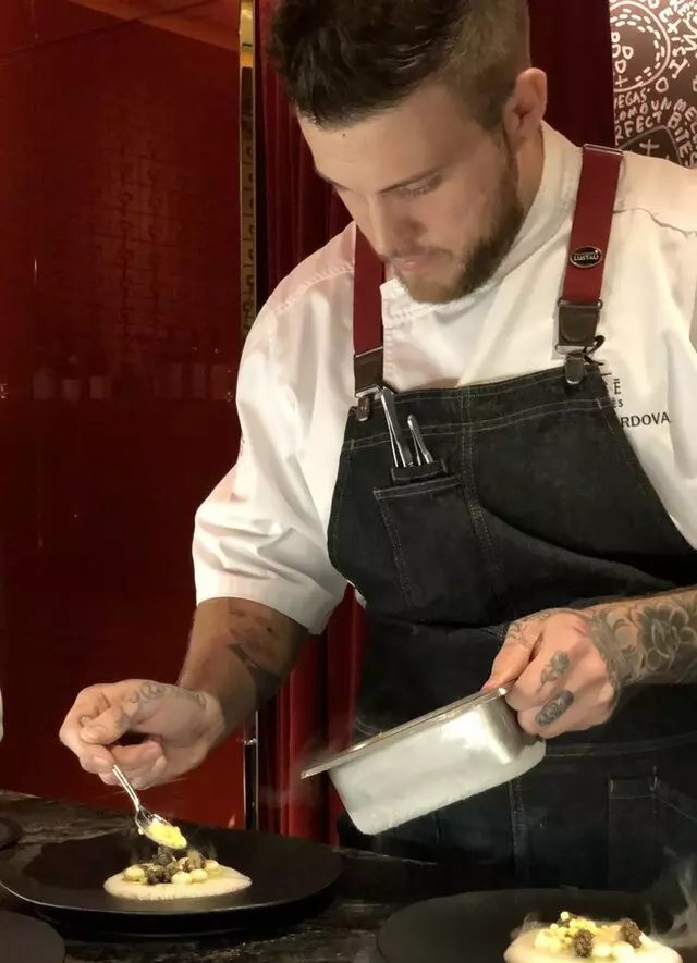 é by José Andrés