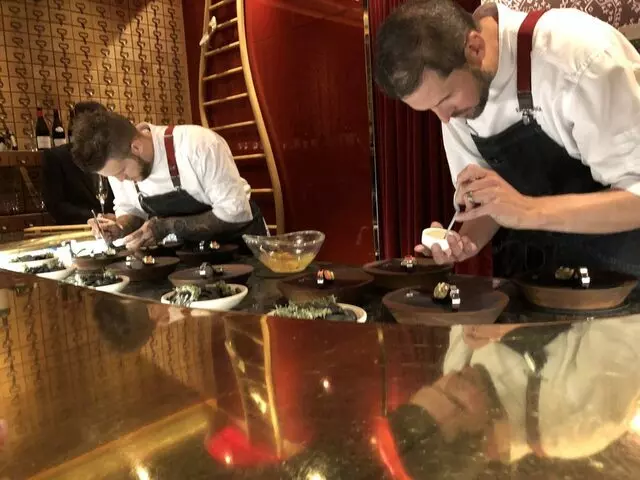 é by José Andrés