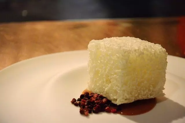 é by José Andrés