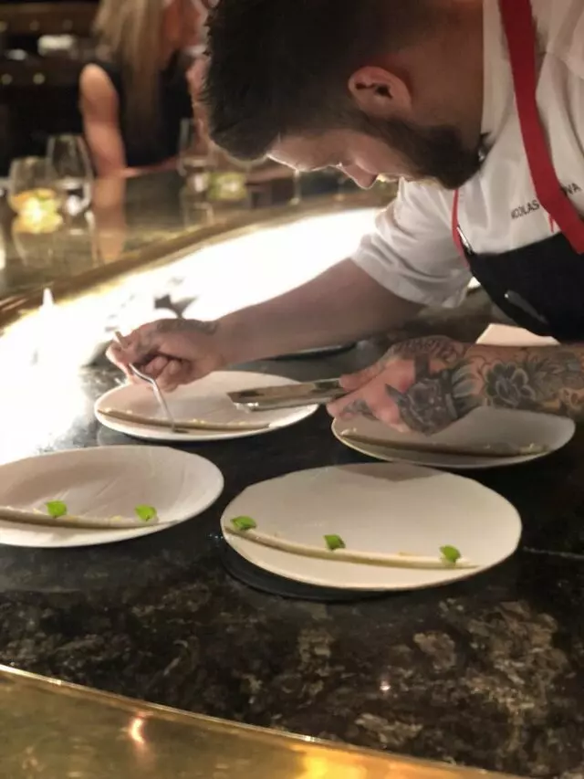 é by José Andrés