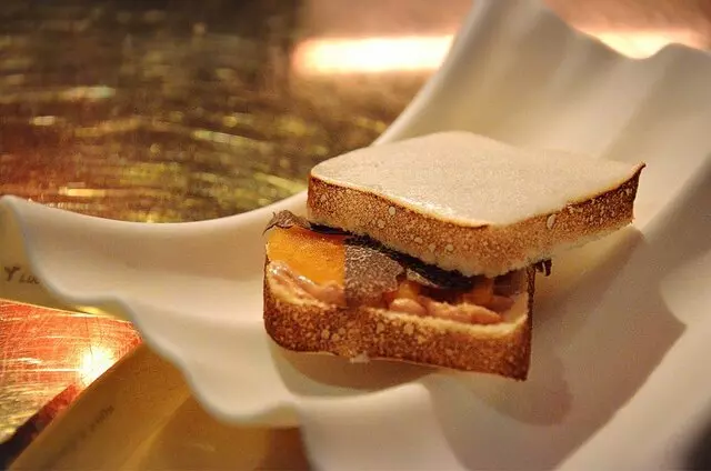 é by José Andrés