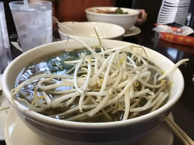 Pho 90