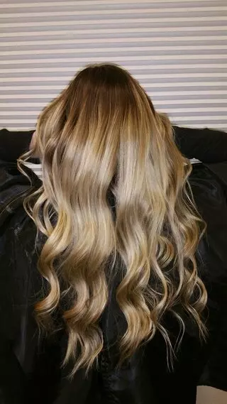 Wondrous Hair by Maurees