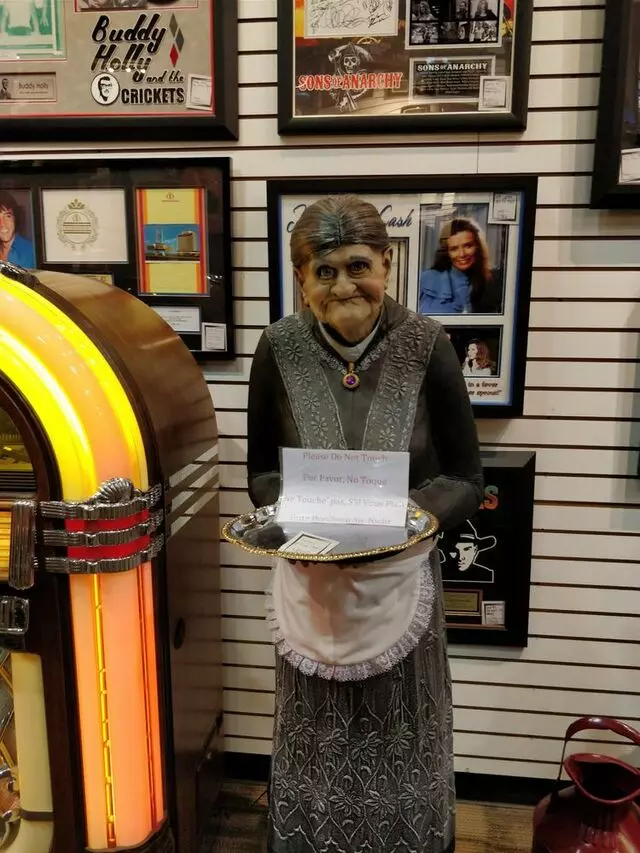 Antiquities of Nevada - The Forum Shops at Caesars