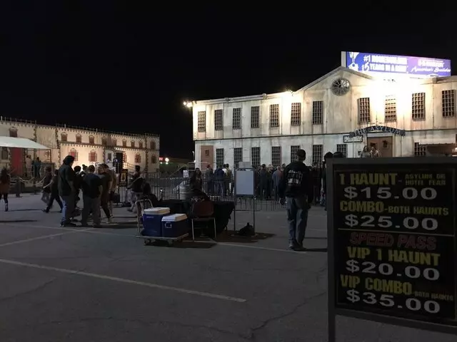 Asylum and Hotel Fear Haunted House
