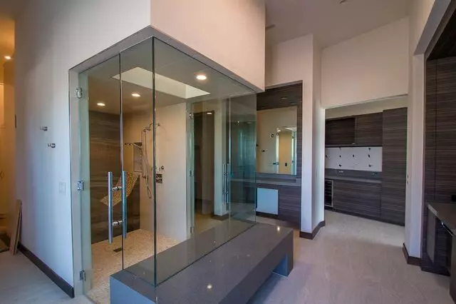A Cutting Edge Glass & Mirror