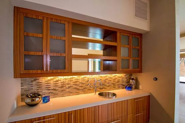 A Cutting Edge Glass & Mirror