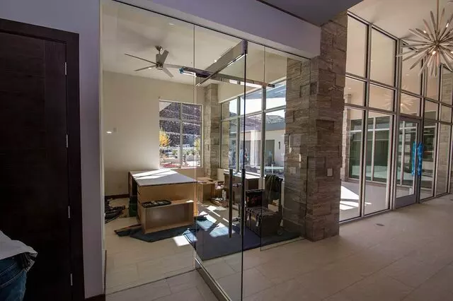 A Cutting Edge Glass & Mirror