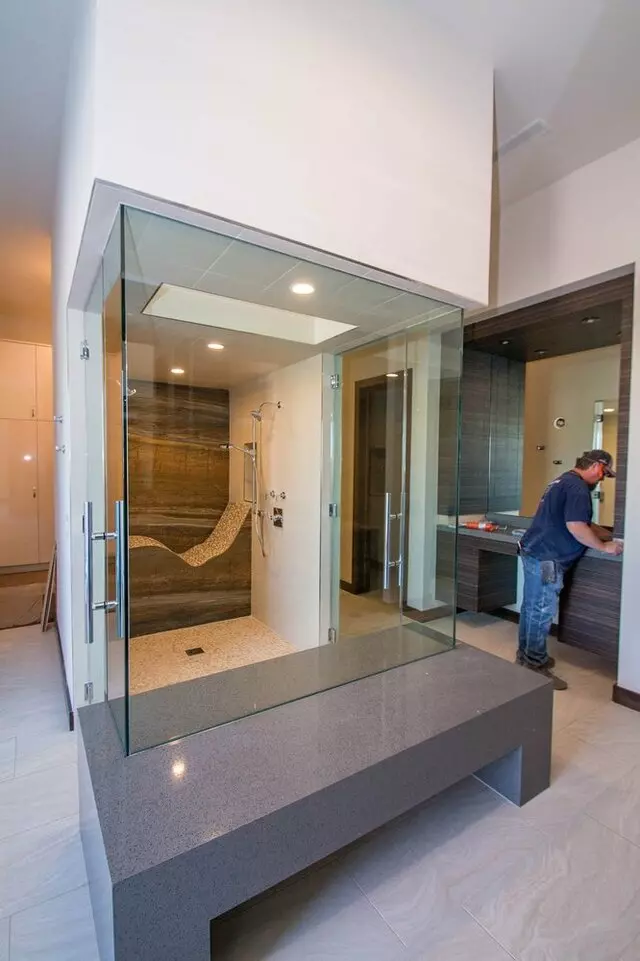 A Cutting Edge Glass & Mirror