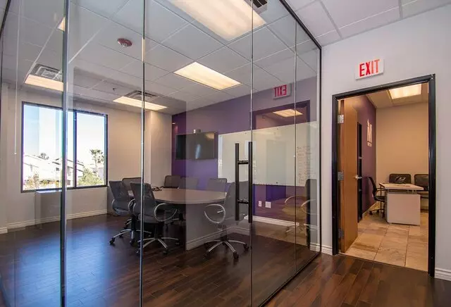 A Cutting Edge Glass & Mirror