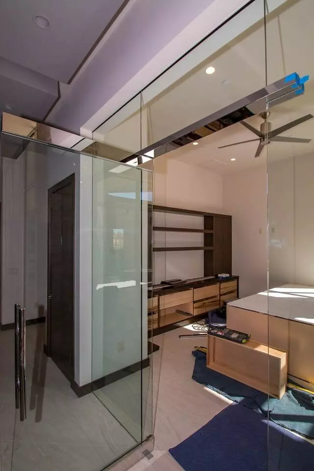 A Cutting Edge Glass & Mirror