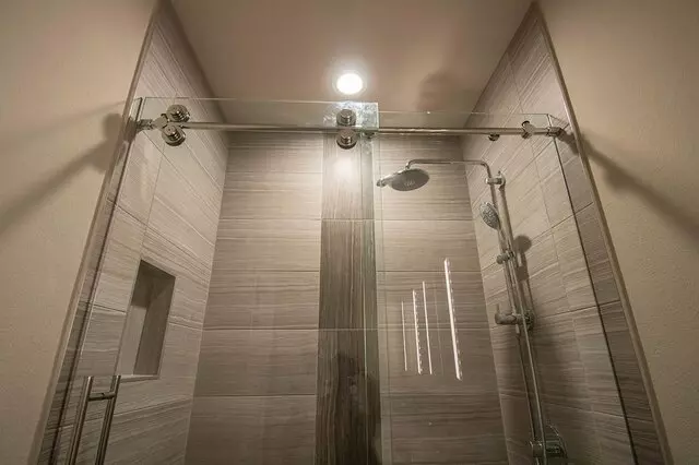 A Cutting Edge Glass & Mirror