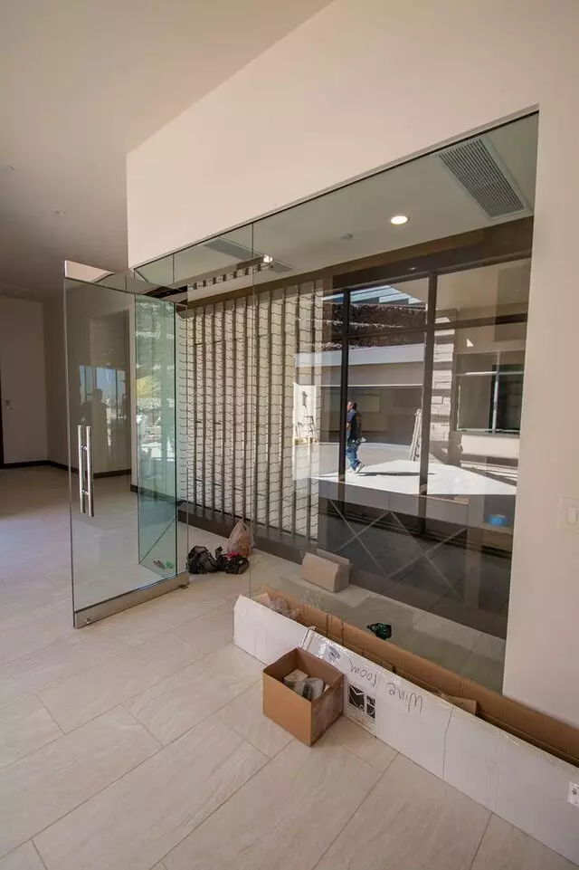 A Cutting Edge Glass & Mirror