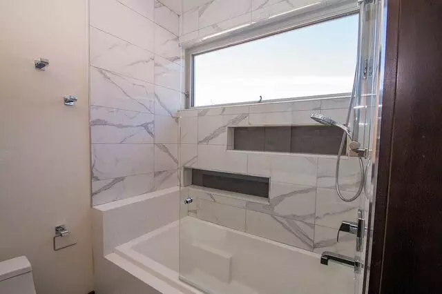 A Cutting Edge Glass & Mirror