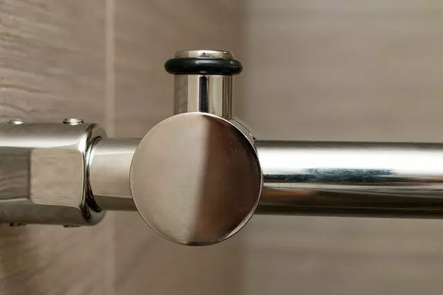 A Cutting Edge Glass & Mirror