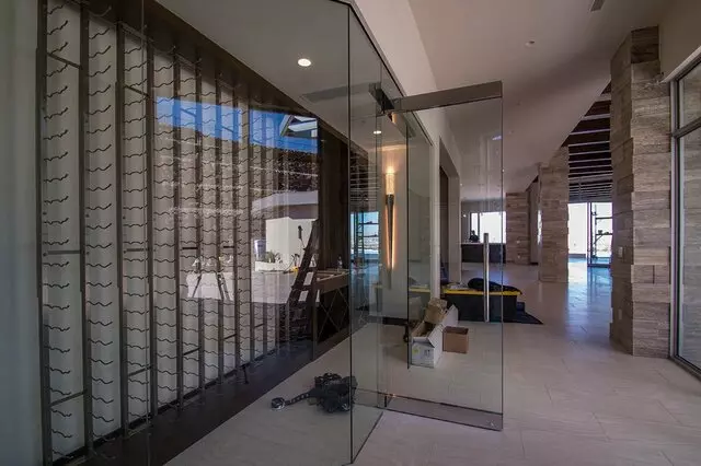 A Cutting Edge Glass & Mirror