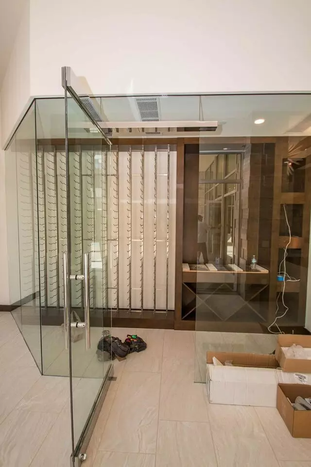 A Cutting Edge Glass & Mirror