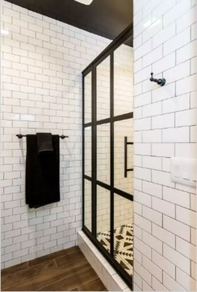 A Cutting Edge Glass & Mirror