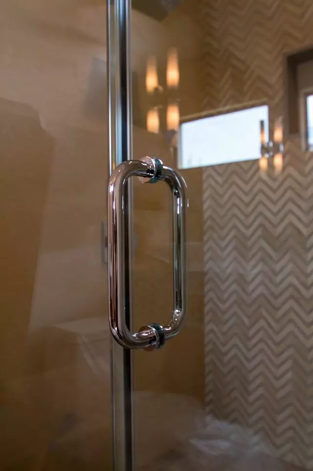 A Cutting Edge Glass & Mirror