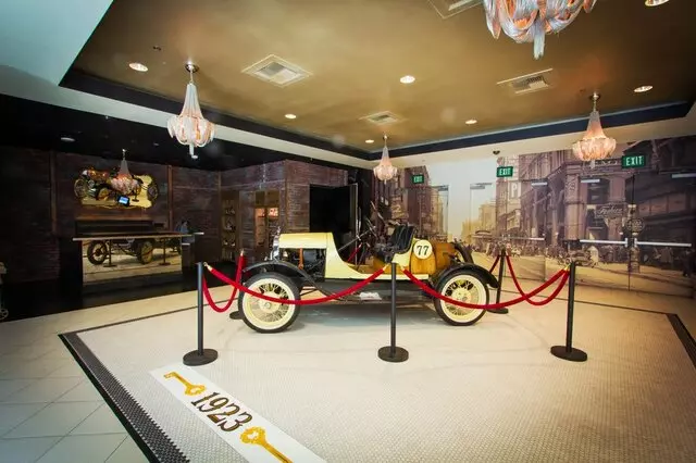 1923 Bourbon Bar
