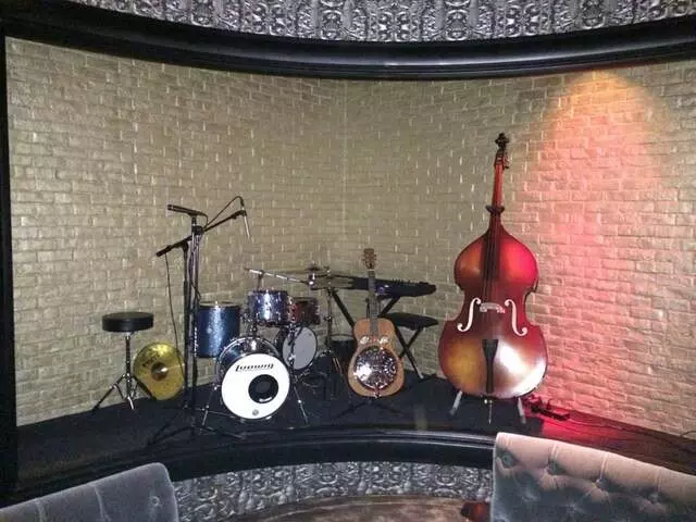 1923 Bourbon Bar