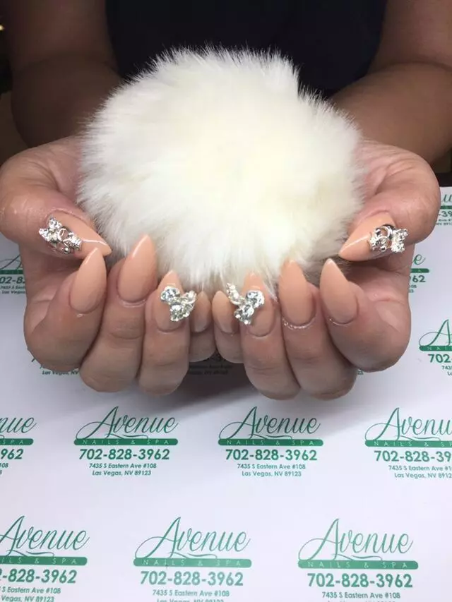 Avenue Nails & Spa