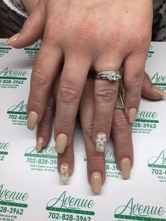 Avenue Nails & Spa