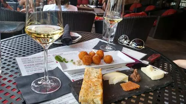 Double Helix Wine & Whiskey Lounge