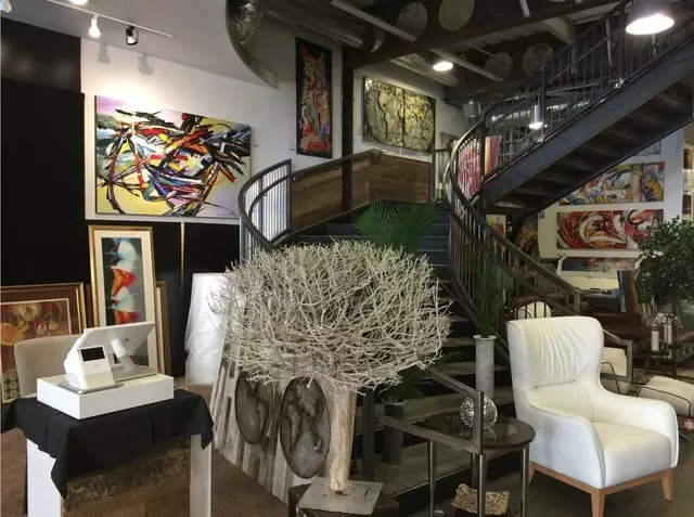 Art 2 Art Gallery