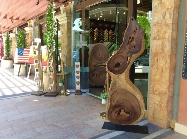 Art 2 Art Gallery