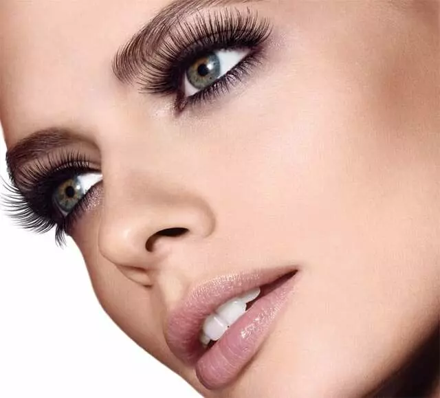 A Touch of Lash