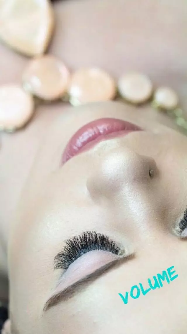 A Touch of Lash