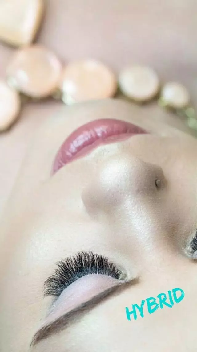 A Touch of Lash