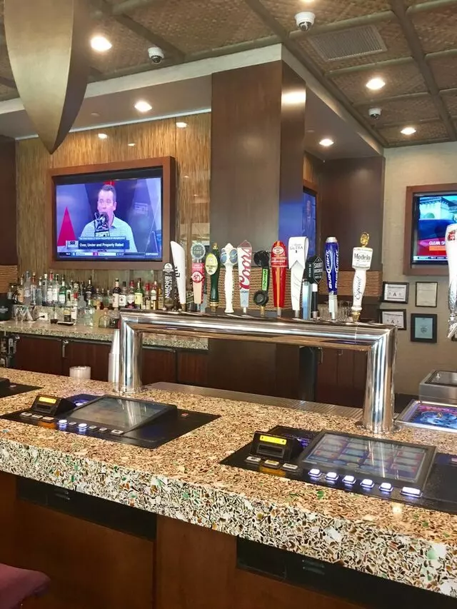 17 South Booze & Bites