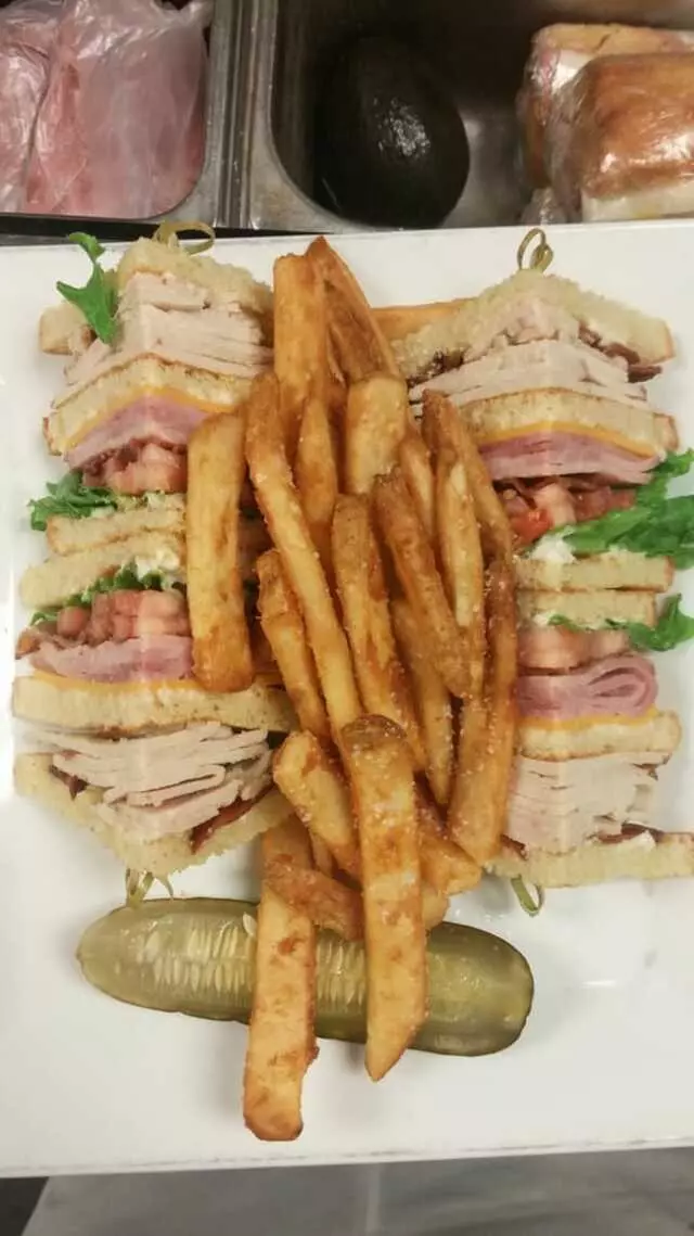 17 South Booze & Bites