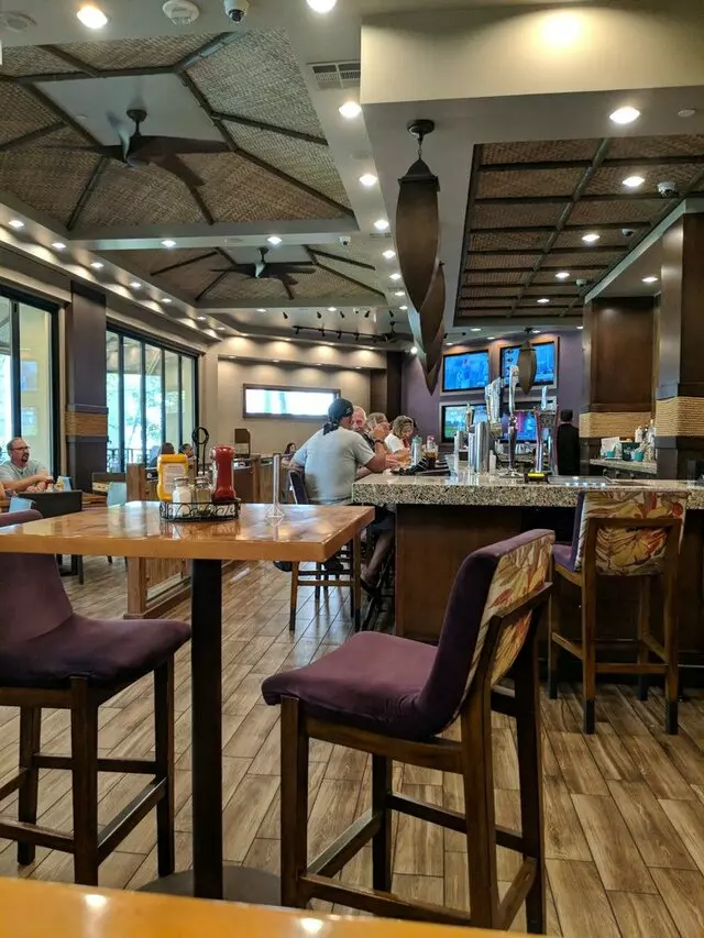 17 South Booze & Bites