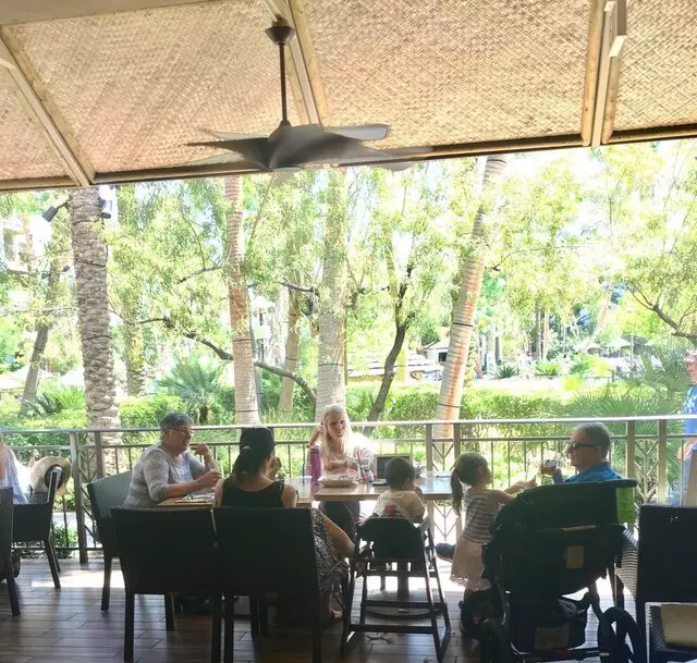 17 South Booze & Bites