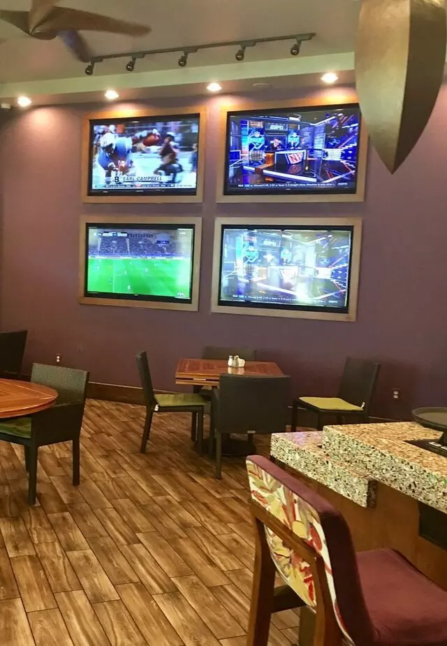 17 South Booze & Bites