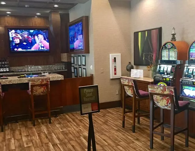 17 South Booze & Bites